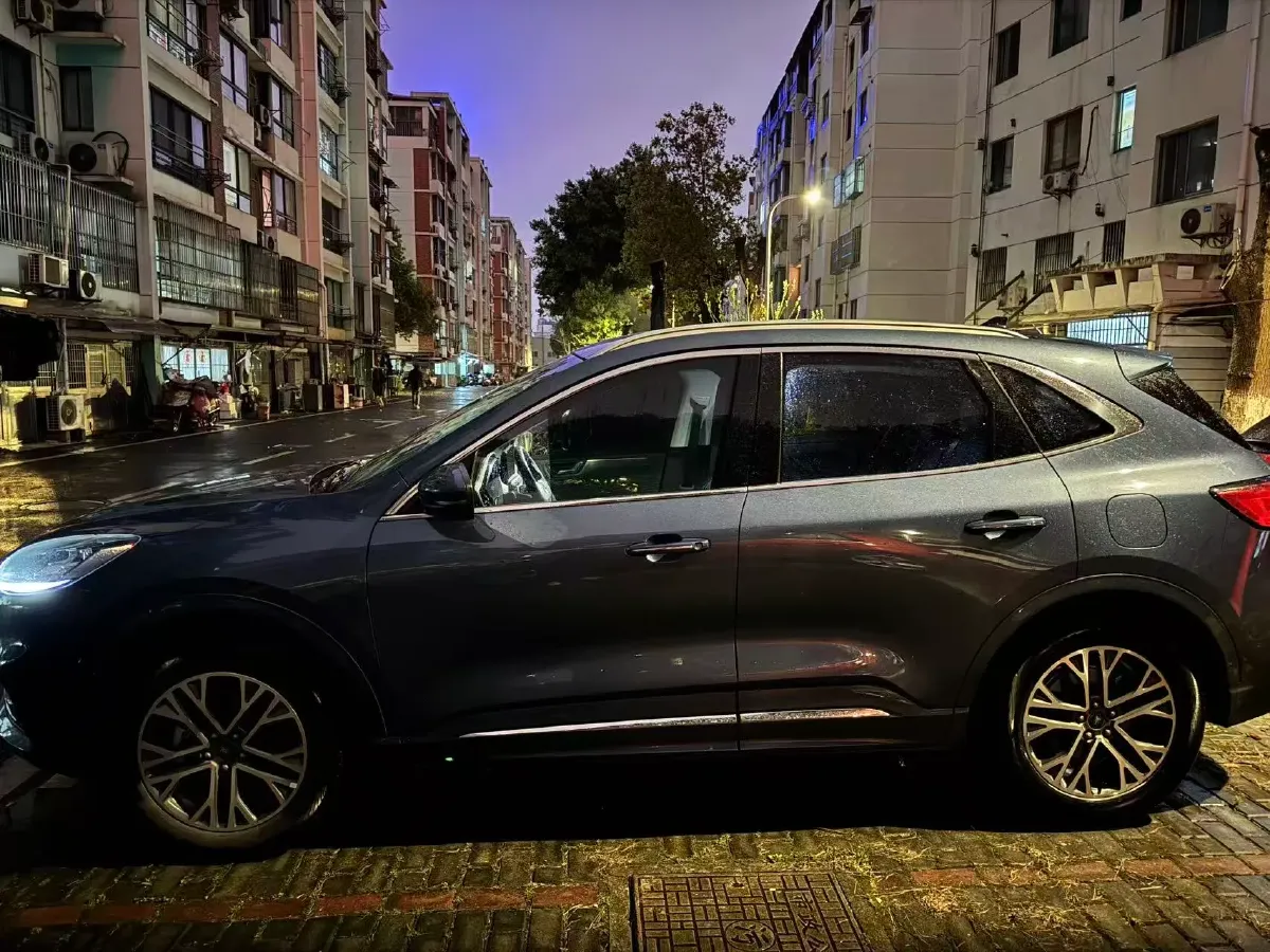 2020 Ford Escape 2.0T 248HP L4 8AT,autocango,china used car exporter,china ev exporter,chinese used car exporter,chinese used ev exporter