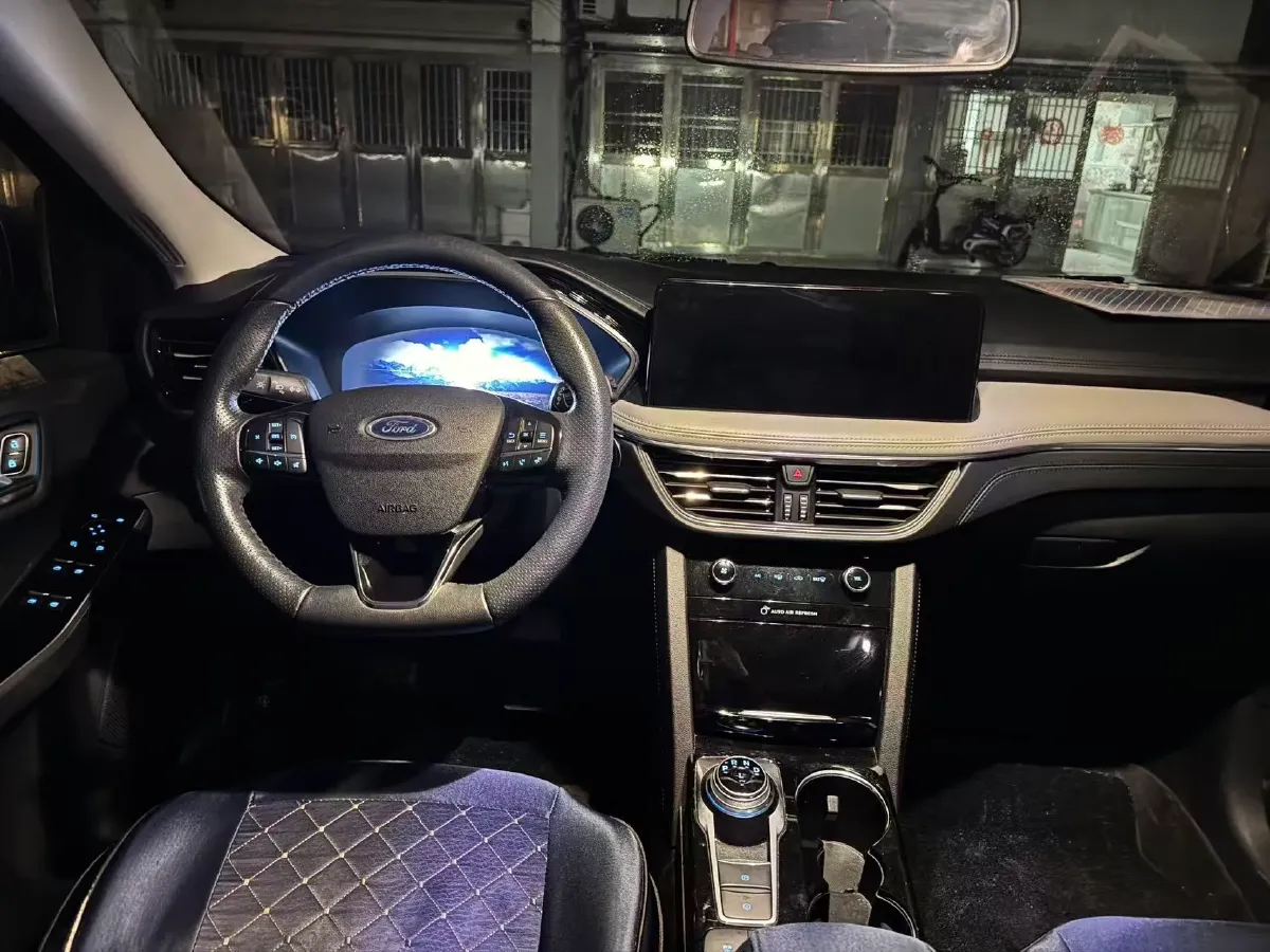 2020 Ford Escape 2.0T 248HP L4 8AT,autocango,china used car exporter,china ev exporter,chinese used car exporter,chinese used ev exporter