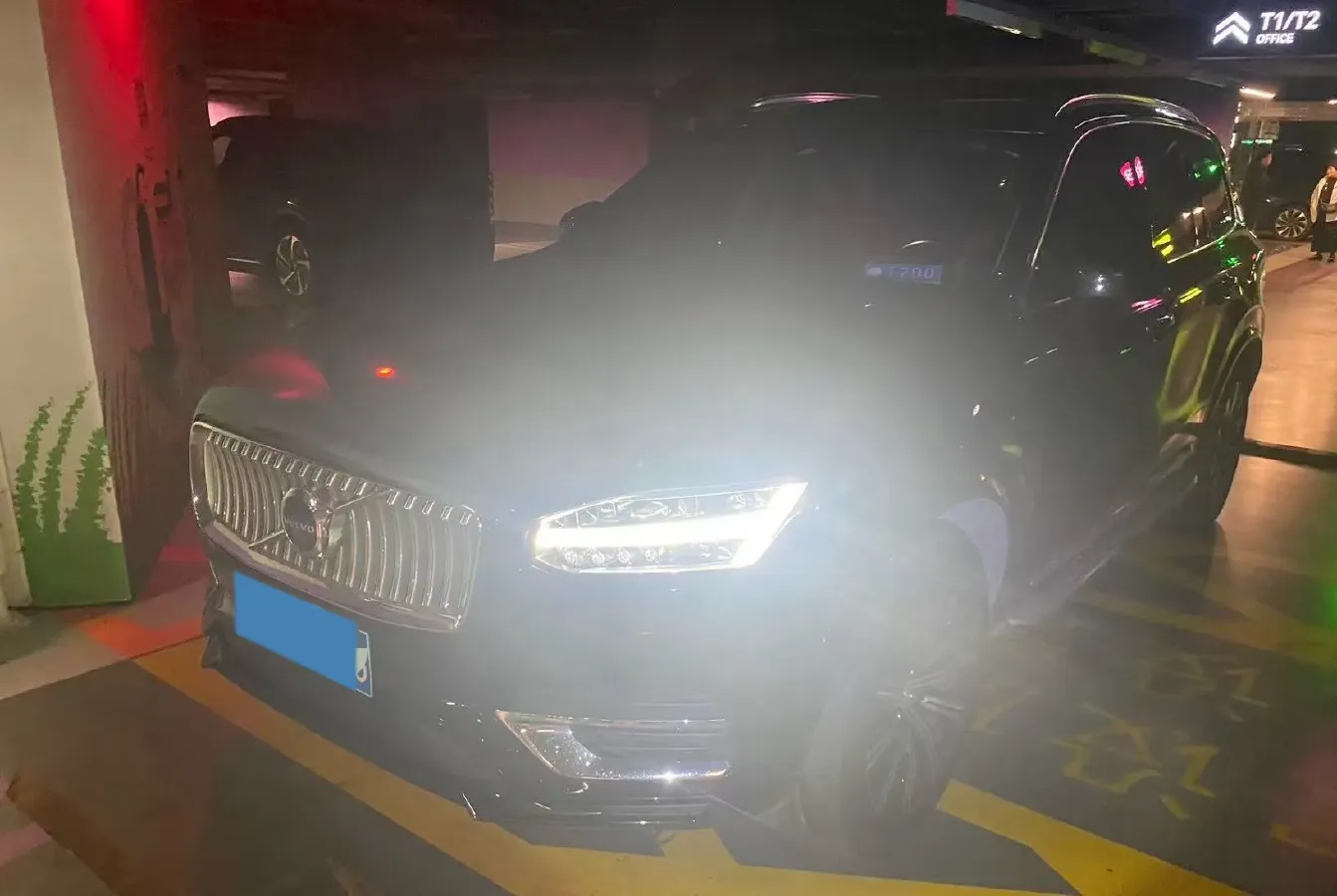 2023 Volvo XC90 2.0T 299HP L4 8AT,autocango,china used car exporter,china ev exporter,chinese used car exporter,chinese used ev exporter