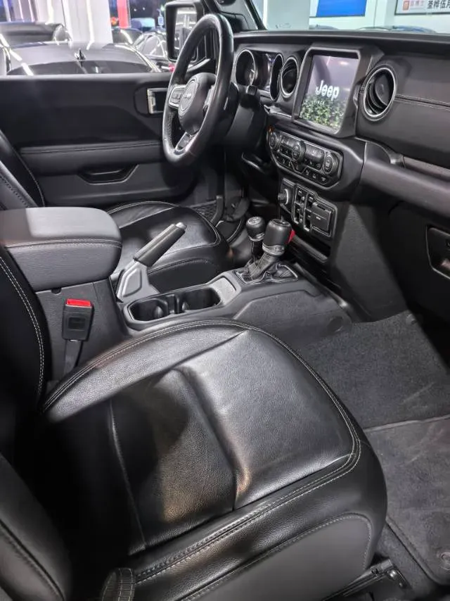 2022 Jeep Gladiator 3.6L 284HP V6 8AT,autocango,china used car exporter,china ev exporter,chinese used car exporter,chinese used ev exporter