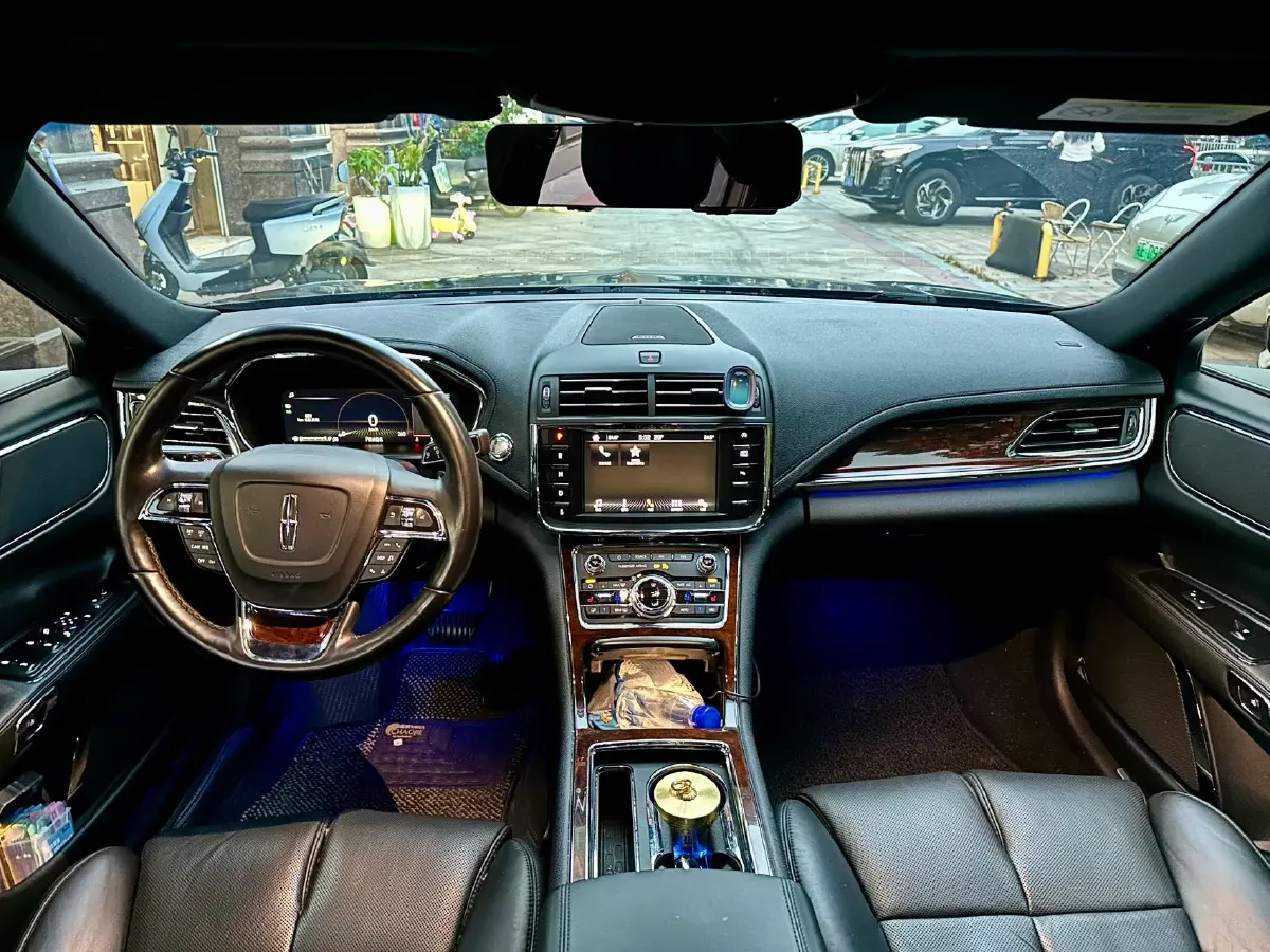 2019 Lincoln Continental 2.0T 261HP L4 6AT,autocango,china used car exporter,china ev exporter,chinese used car exporter,chinese used ev exporter