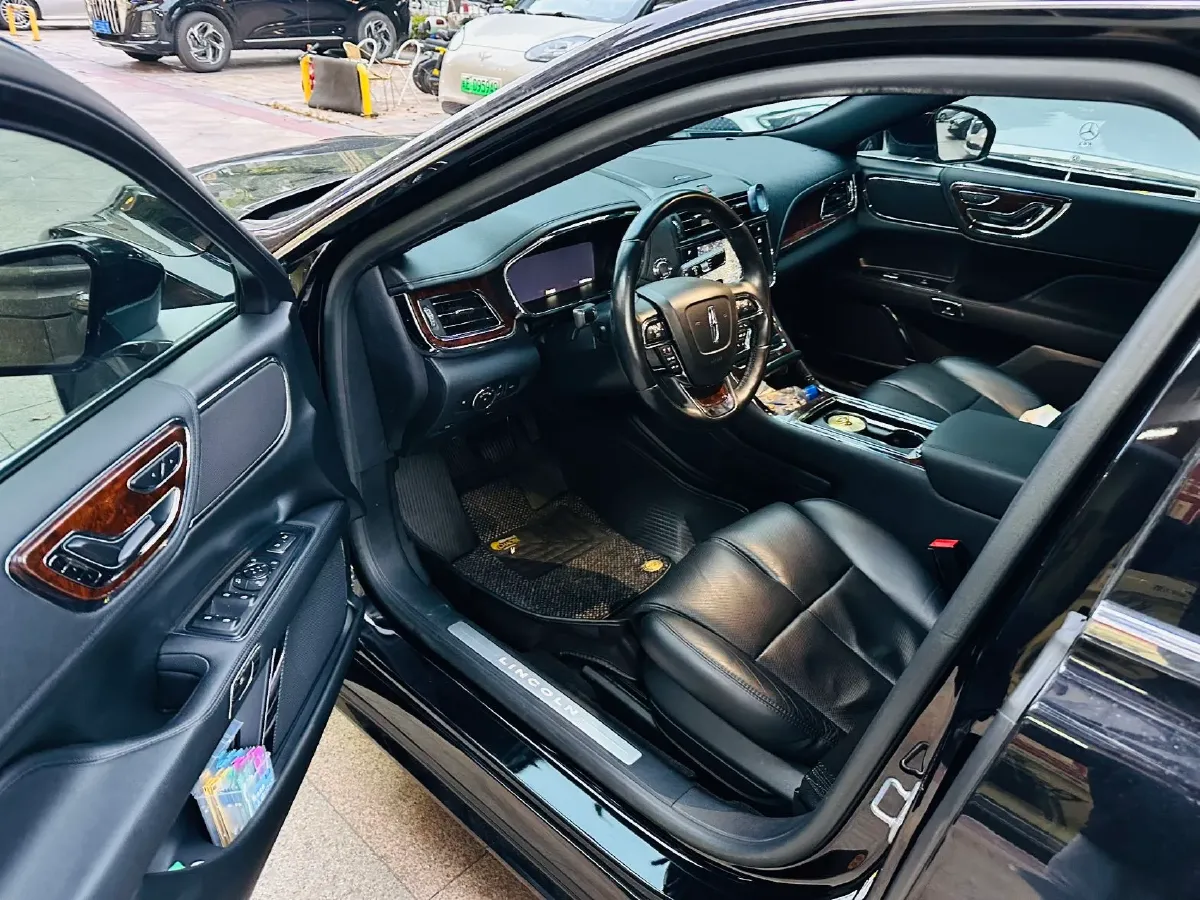 2019 Lincoln Continental 2.0T 261HP L4 6AT,autocango,china used car exporter,china ev exporter,chinese used car exporter,chinese used ev exporter