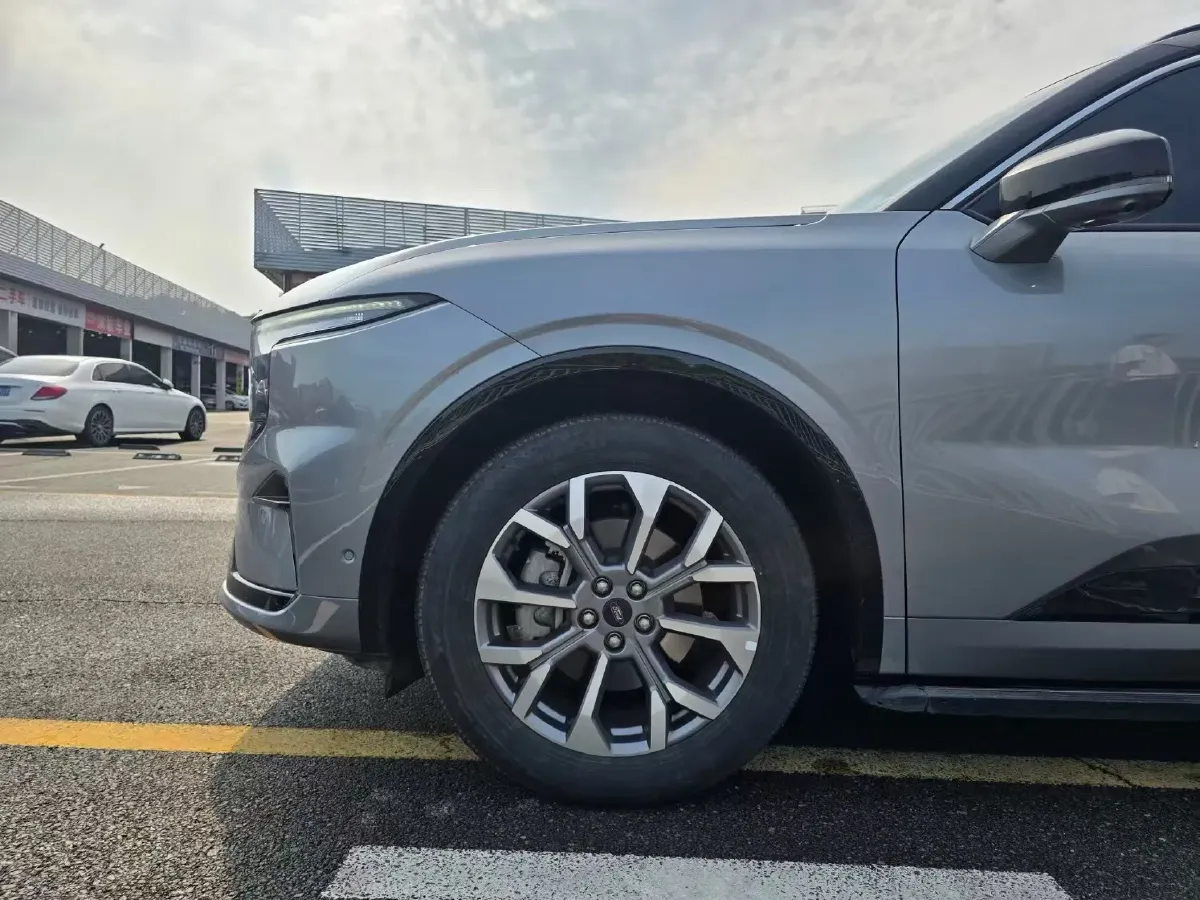 2023 Ford Edge 2.0T 275HP L4 E-CVT Hybrid,autocango,china used car exporter,china ev exporter,chinese used car exporter,chinese used ev exporter