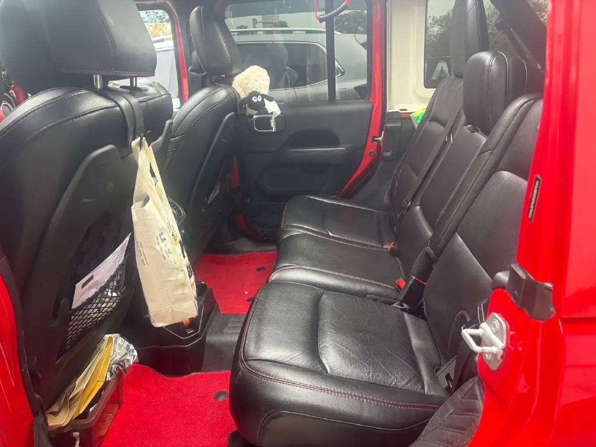 2019 Jeep Wrangler 2.0T 266HP L4 8AT,autocango,china used car exporter,china ev exporter,chinese used car exporter,chinese used ev exporter