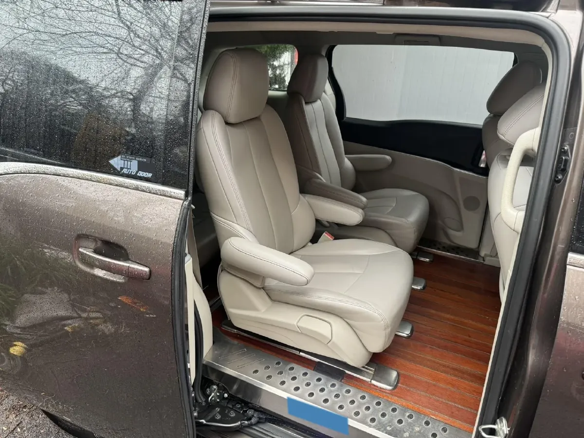 2021 Buick GL8 2.0T 237HP L4 9AT,autocango,china used car exporter,china ev exporter,chinese used car exporter,chinese used ev exporter