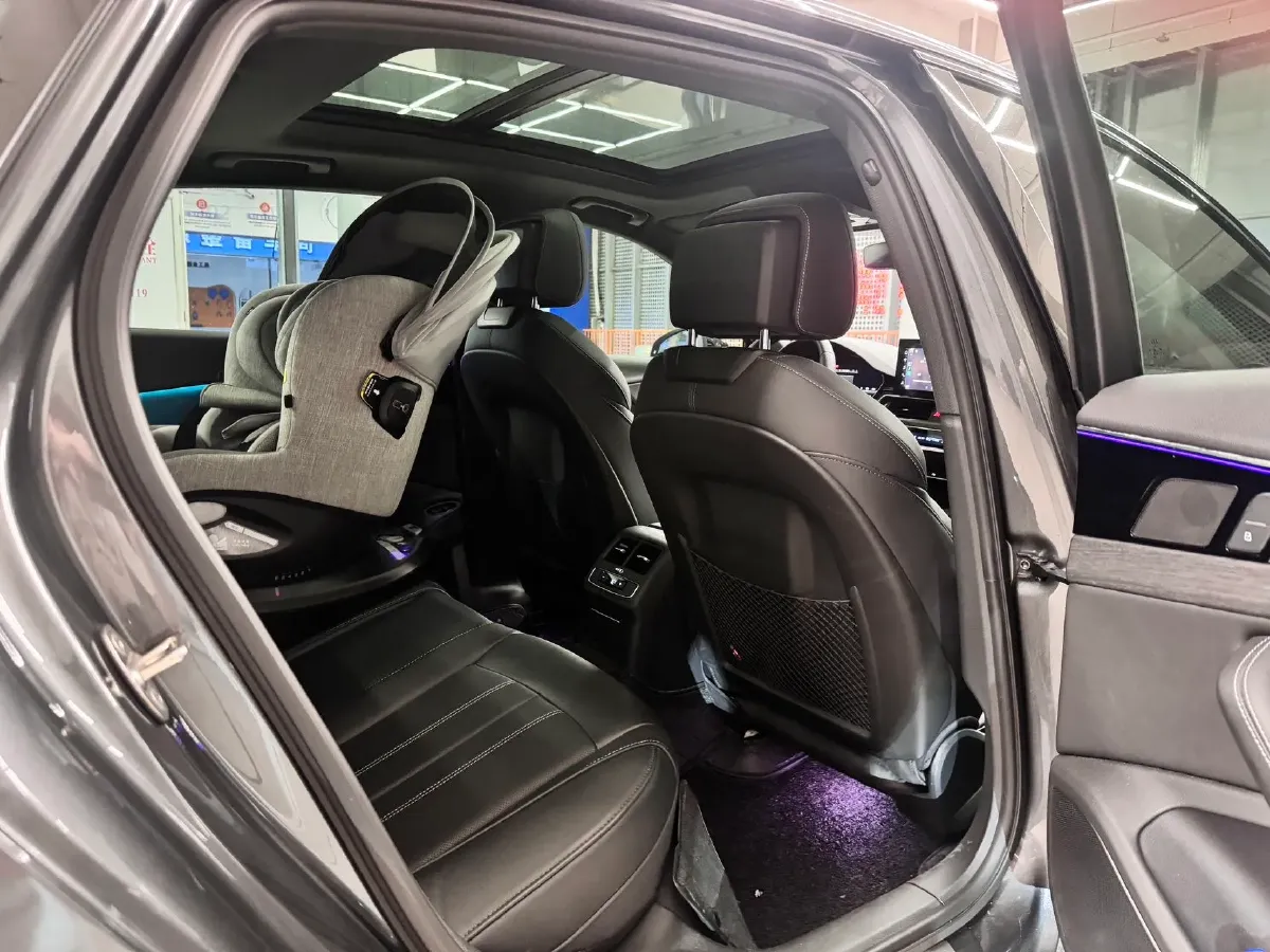 2023 Audi A4L 2.0T 190HP L4 7DCT,autocango,china used car exporter,china ev exporter,chinese used car exporter,chinese used ev exporter