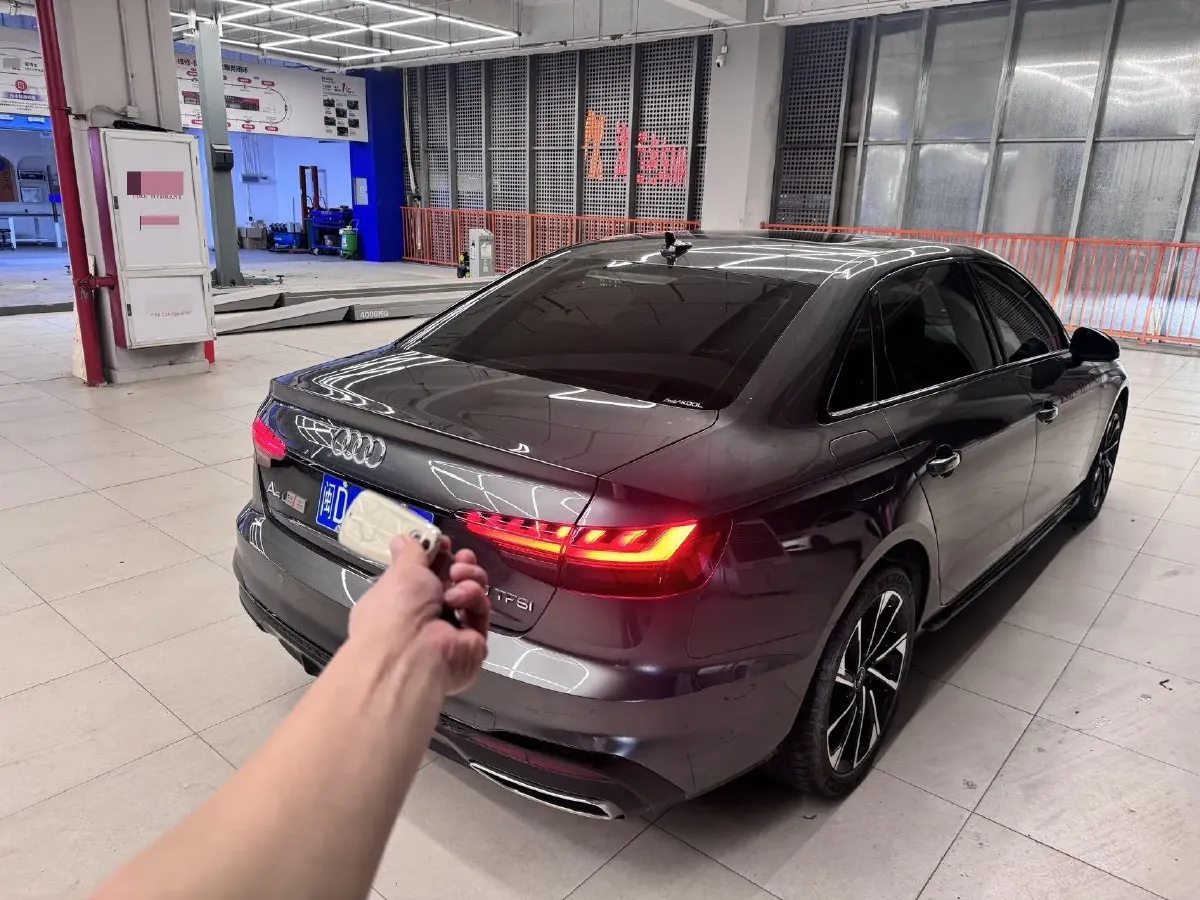 2023 Audi A4L 2.0T 190HP L4 7DCT,autocango,china used car exporter,china ev exporter,chinese used car exporter,chinese used ev exporter