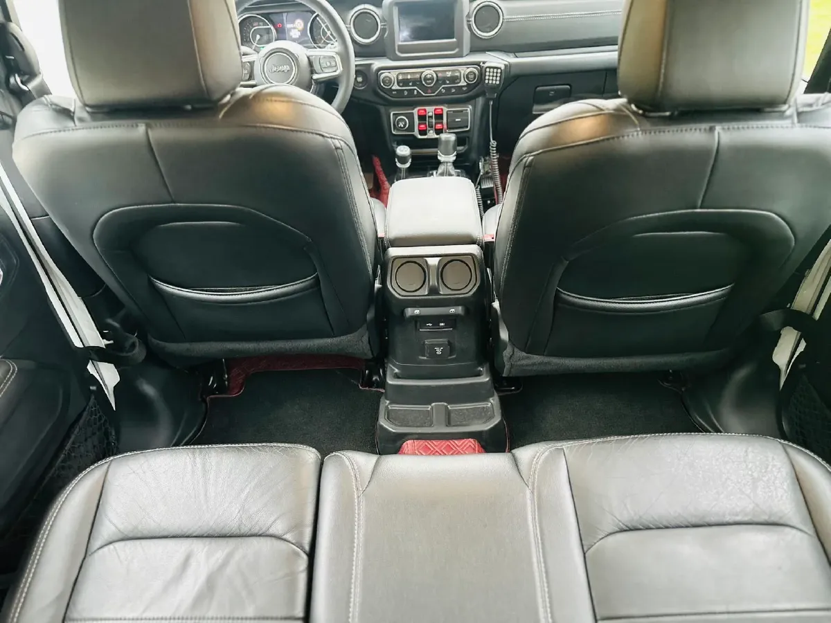 2019 Jeep Wrangler 2.0T 266HP L4 8AT,autocango,china used car exporter,china ev exporter,chinese used car exporter,chinese used ev exporter