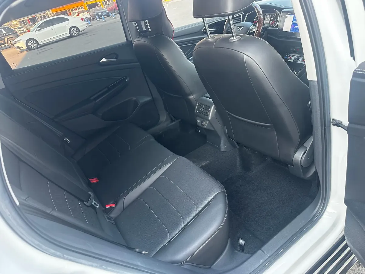 2022 Jetta VS7 1.4T 150HP L4 6AT,autocango,china used car exporter,china ev exporter,chinese used car exporter,chinese used ev exporter