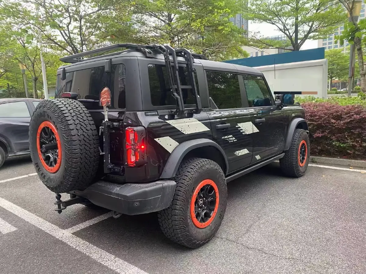 2025 Ford Bronco 2.3T 275HP L4 10AT,autocango,china used car exporter,china ev exporter,chinese used car exporter,chinese used ev exporter