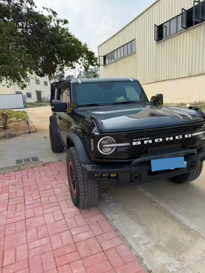 2025 Ford Bronco 2.3T 275HP L4 10AT,autocango,china used car exporter,china ev exporter,chinese used car exporter,chinese used ev exporter