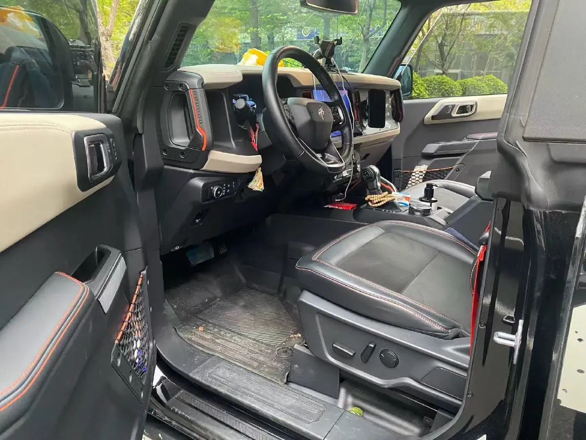 2025 Ford Bronco 2.3T 275HP L4 10AT,autocango,china used car exporter,china ev exporter,chinese used car exporter,chinese used ev exporter