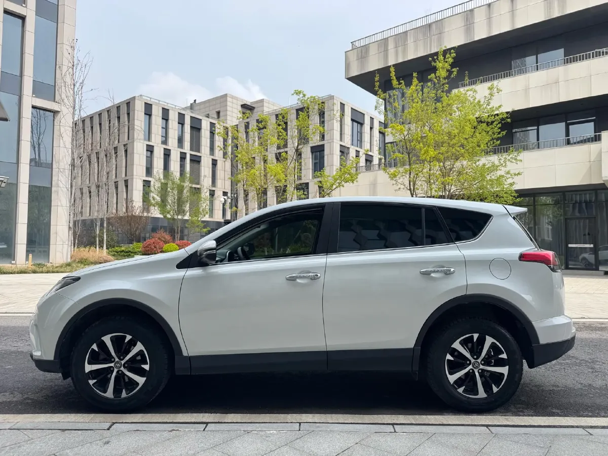 2019 Toyota Camry 2.0L 178HP L4 CVT,autocango,china used car exporter,china ev exporter,chinese used car exporter,chinese used ev exporter