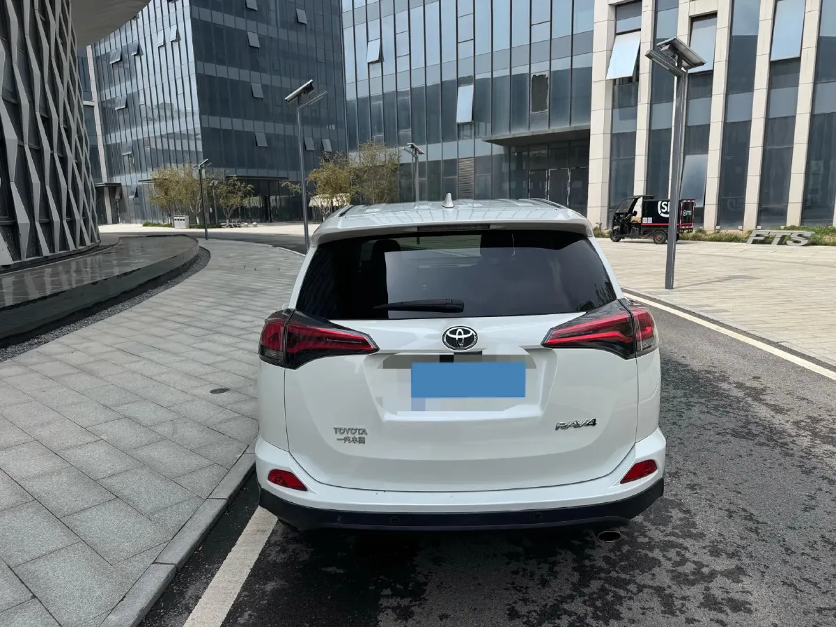 2019 Toyota Camry 2.0L 178HP L4 CVT,autocango,china used car exporter,china ev exporter,chinese used car exporter,chinese used ev exporter