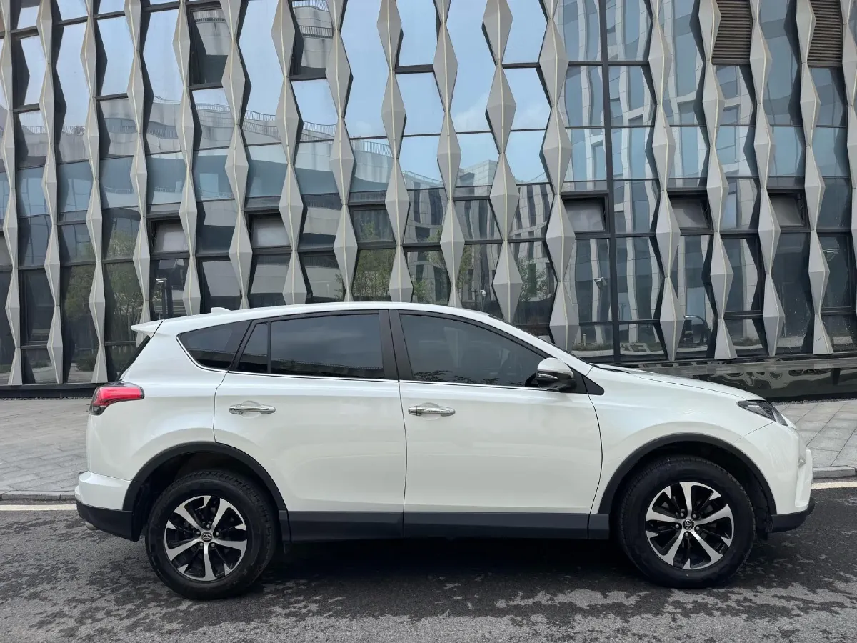 2019 Toyota Camry 2.0L 178HP L4 CVT,autocango,china used car exporter,china ev exporter,chinese used car exporter,chinese used ev exporter