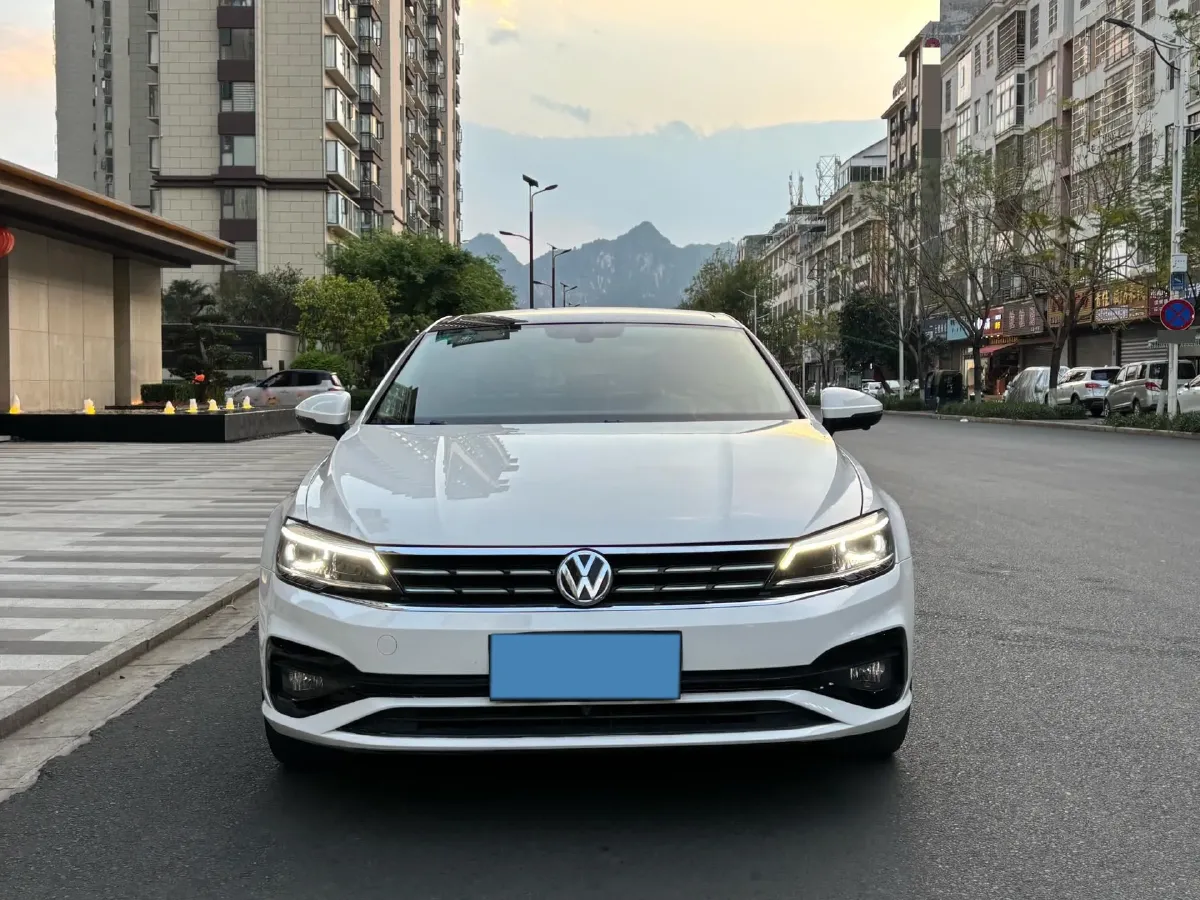 2019 Volkswagen Passat 1.4T 150HP L4 7DCT,autocango,china used car exporter,china ev exporter,chinese used car exporter,chinese used ev exporter