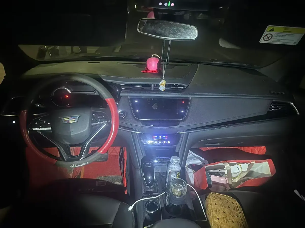 2021 Cadillac XT6 2.0T 237HP L4 9AT,autocango,china used car exporter,china ev exporter,chinese used car exporter,chinese used ev exporter