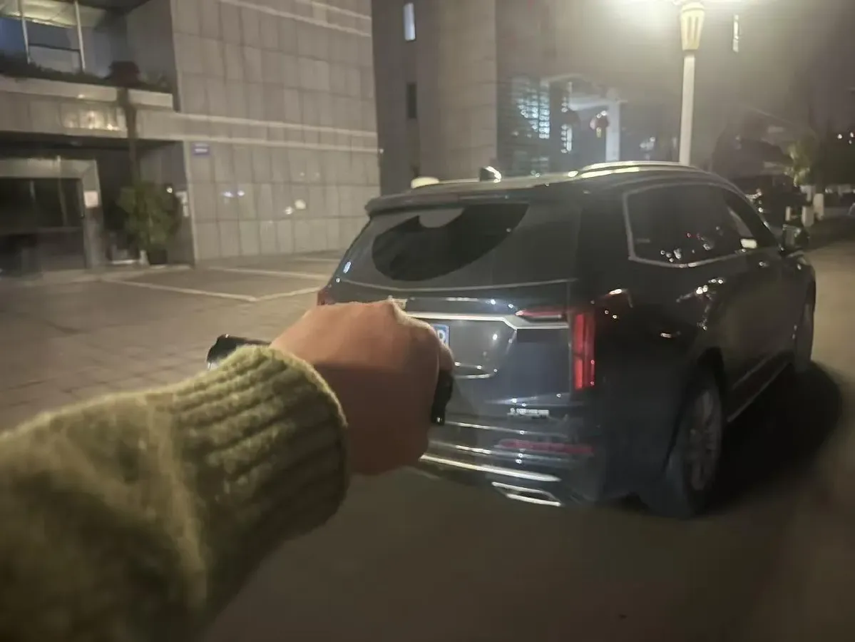 2021 Cadillac XT6 2.0T 237HP L4 9AT,autocango,china used car exporter,china ev exporter,chinese used car exporter,chinese used ev exporter