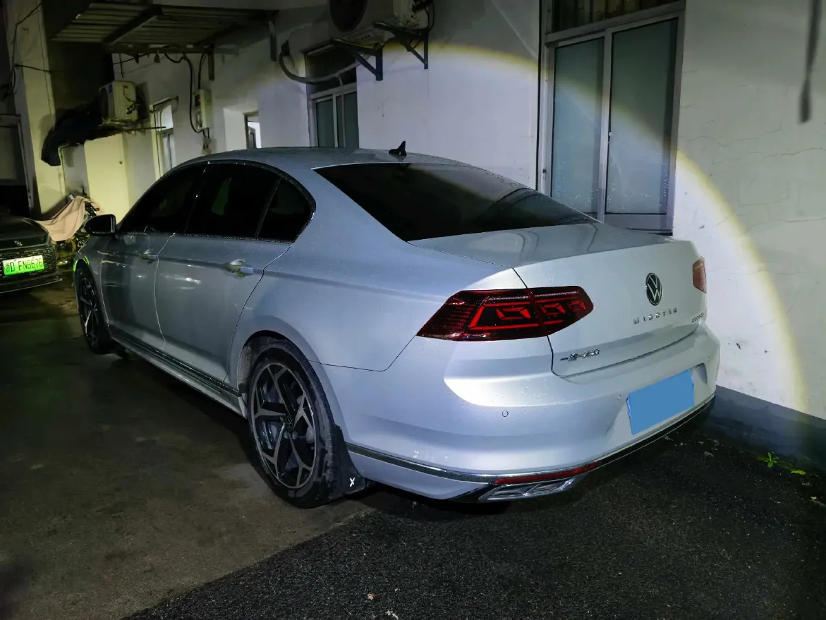 2023 Volkswagen Magotan 2.0T 186HP L4 7DCT,autocango,china used car exporter,china ev exporter,chinese used car exporter,chinese used ev exporter