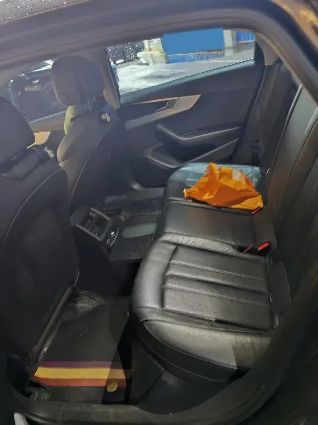 2020 Audi A4L 2.0T 190HP L4 7DCT,autocango,china used car exporter,china ev exporter,chinese used car exporter,chinese used ev exporter