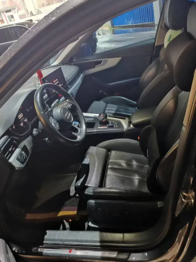 2020 Audi A4L 2.0T 190HP L4 7DCT,autocango,china used car exporter,china ev exporter,chinese used car exporter,chinese used ev exporter