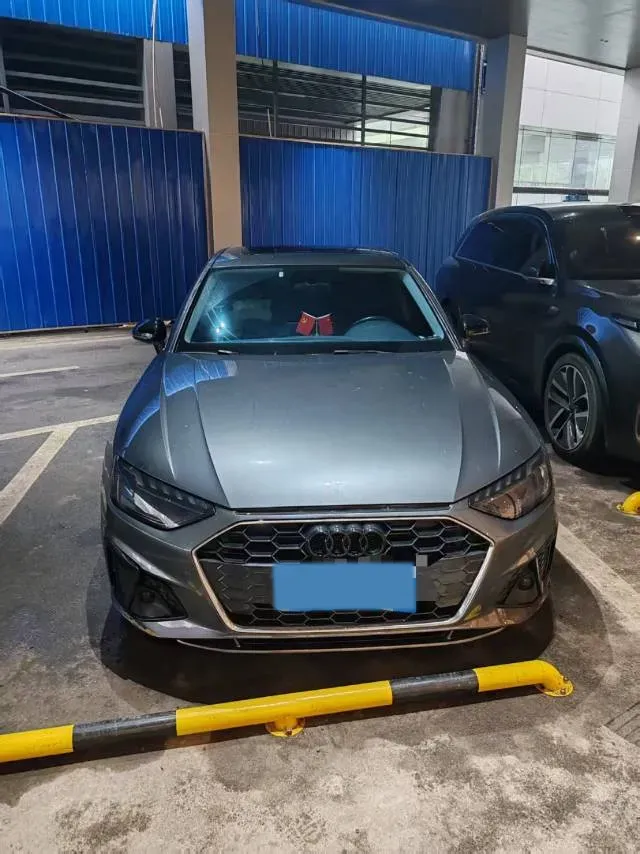 2020 Audi A4L 2.0T 190HP L4 7DCT,autocango,china used car exporter,china ev exporter,chinese used car exporter,chinese used ev exporter