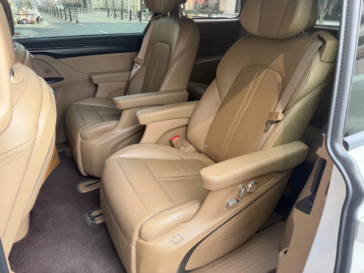 2021 Buick GL8 2.0T 237HP L4 9AT,autocango,china used car exporter,china ev exporter,chinese used car exporter,chinese used ev exporter