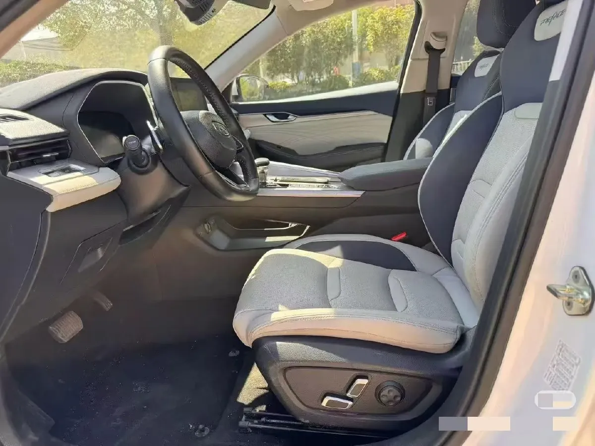 2023 Geely Preface 2.0T 190HP L4 7DCT,autocango,china used car exporter,china ev exporter,chinese used car exporter,chinese used ev exporter