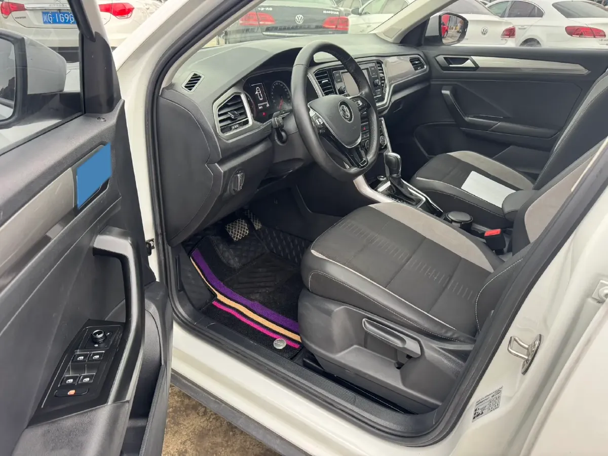 2019 Volkswagen T-Roc 1.4T 131HP L4 7DCT,autocango,china used car exporter,china ev exporter,chinese used car exporter,chinese used ev exporter