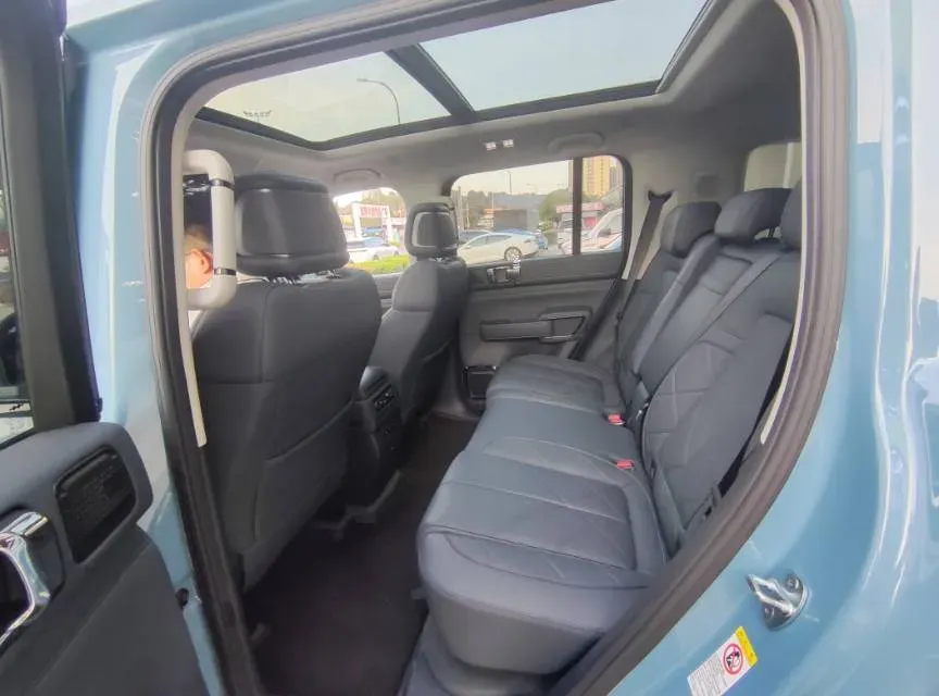 2025 FangChengBao Bao 5 1.5T 194HP L4 E-CVT PHEV 31.8KWH,autocango,china used car exporter,china ev exporter,chinese used car exporter,chinese used ev exporter