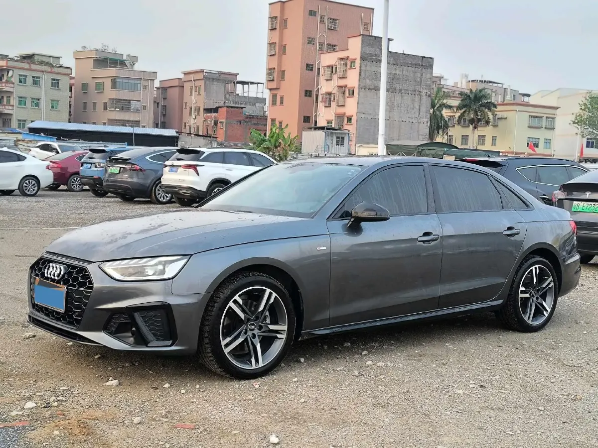 2022 Audi A4L 2.0T 190HP L4 7DCT,autocango,china used car exporter,china ev exporter,chinese used car exporter,chinese used ev exporter