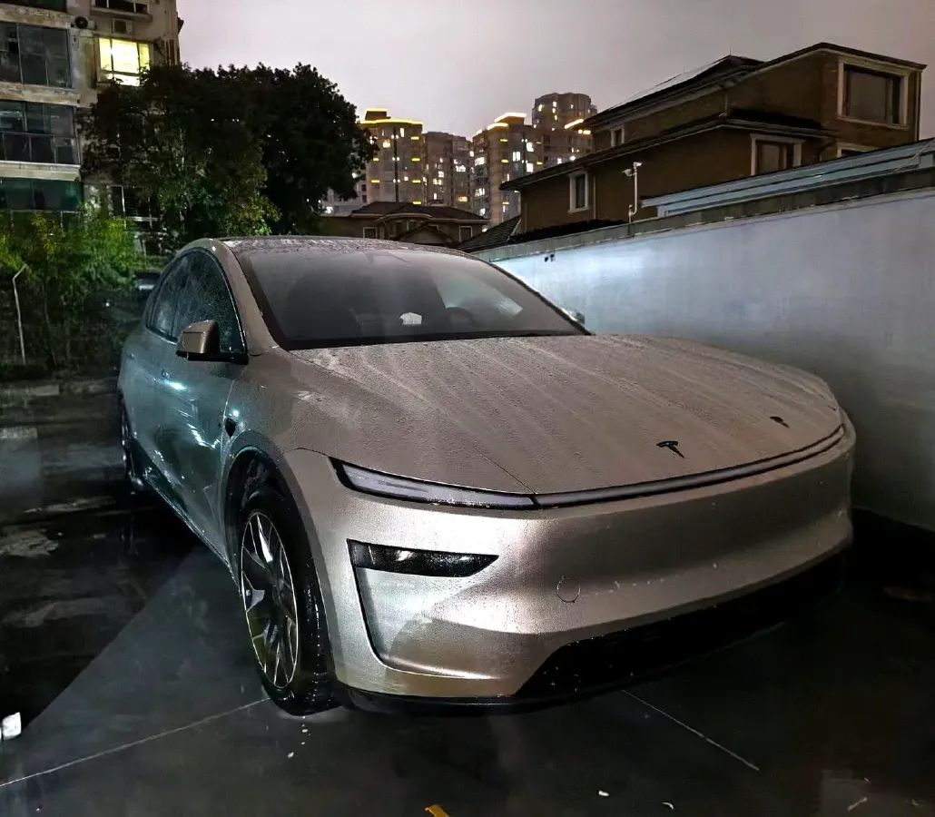 2025 Tesla Model Y BEV 78.4KWH,autocango,china used car exporter,china ev exporter,chinese used car exporter,chinese used ev exporter