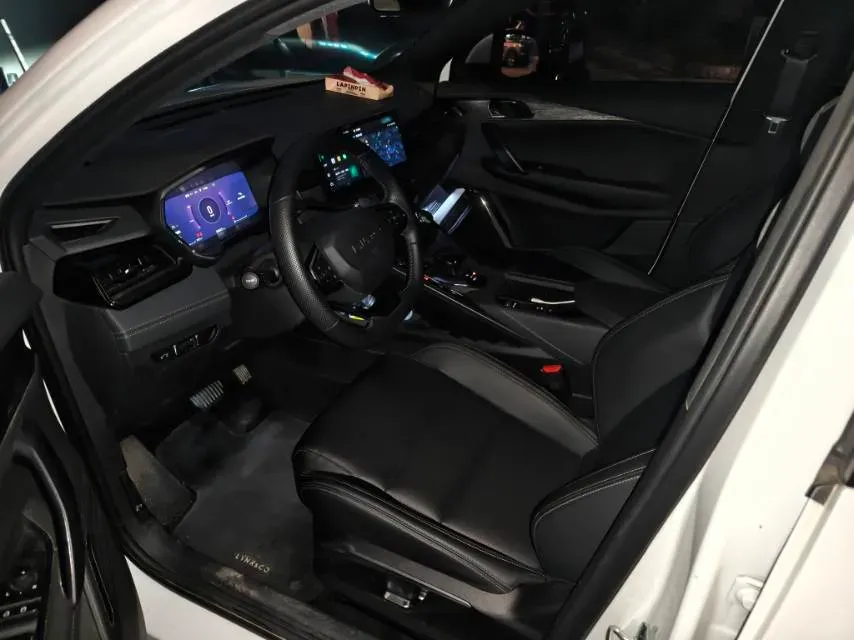 2023 LYNK&CO 06 1.5T 181HP L4 7DCT,autocango,china used car exporter,china ev exporter,chinese used car exporter,chinese used ev exporter