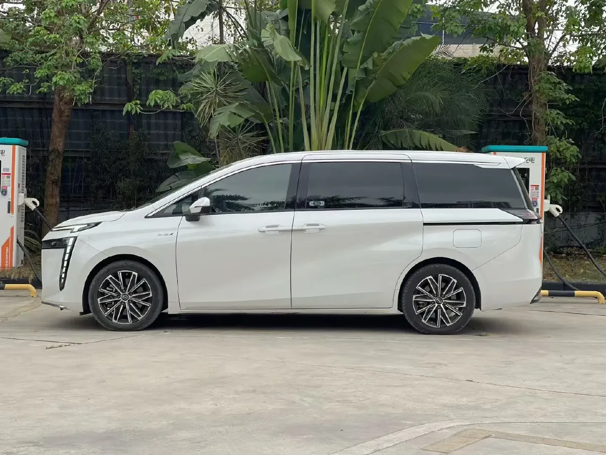2024 GAC Trumpchi E8 2.0L 140HP L4 2DHT PHEV 25.57KWH,autocango,china used car exporter,china ev exporter,chinese used car exporter,chinese used ev exporter