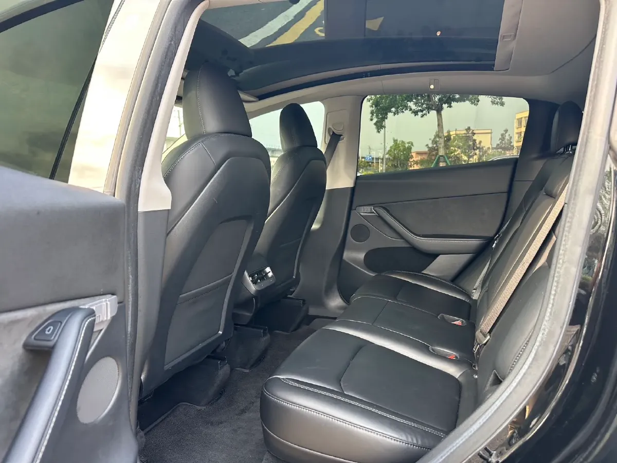 2022 Tesla Model Y BEV 60KWH,autocango,china used car exporter,china ev exporter,chinese used car exporter,chinese used ev exporter