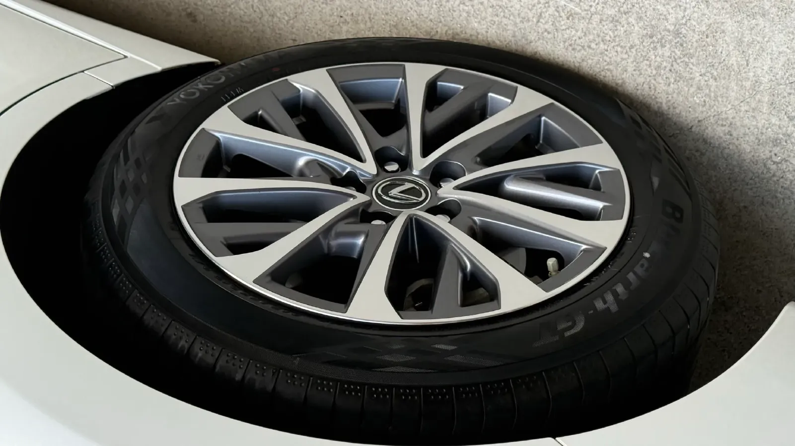 2023 Lexus ES 2.0L 173HP L4 CVT,autocango,china used car exporter,china ev exporter,chinese used car exporter,chinese used ev exporter