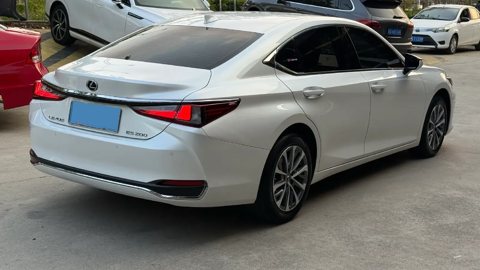 2023 Lexus ES 2.0L 173HP L4 CVT,autocango,china used car exporter,china ev exporter,chinese used car exporter,chinese used ev exporter