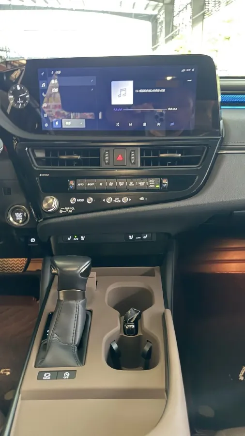 2023 Lexus ES 2.0L 173HP L4 CVT,autocango,china used car exporter,china ev exporter,chinese used car exporter,chinese used ev exporter