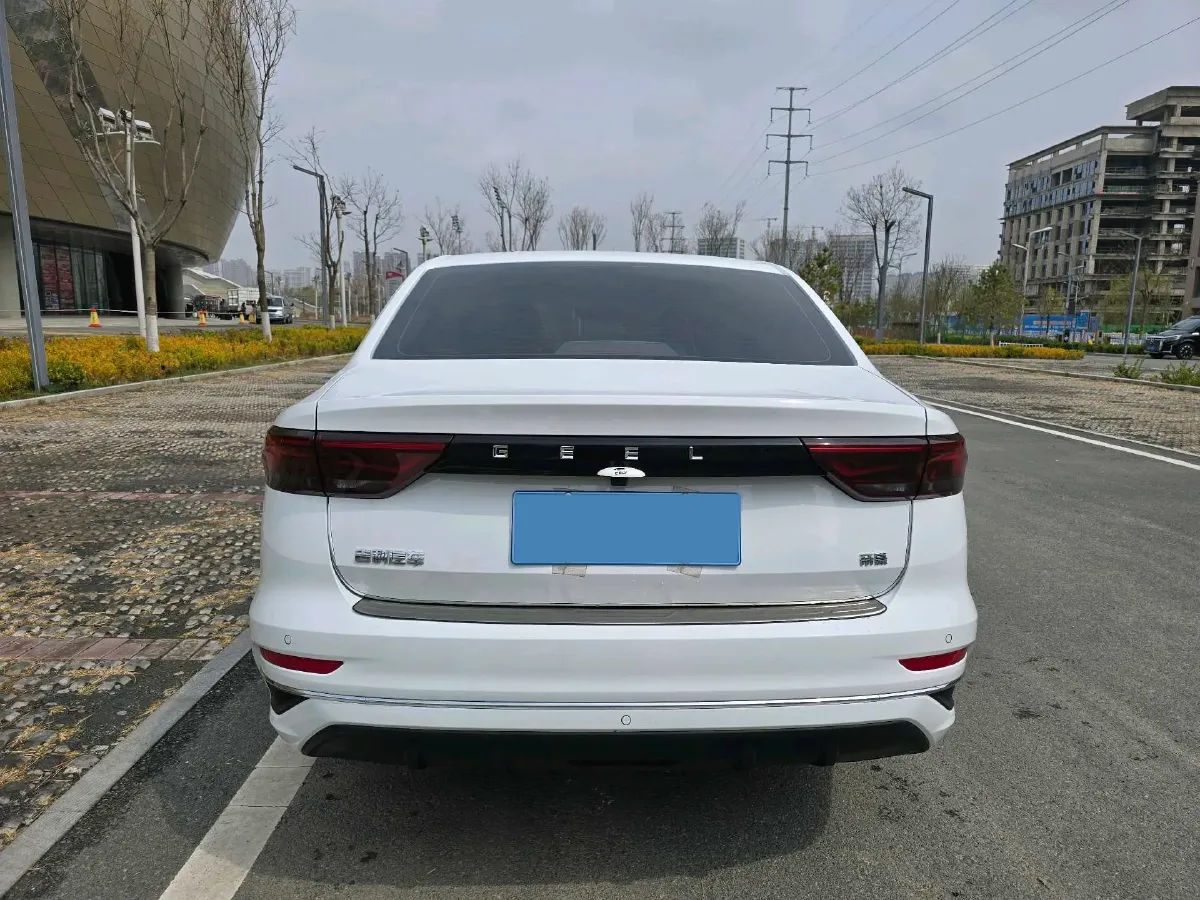 2025 Geely Emgrand 1.5L 127HP L4 CVT,autocango,china used car exporter,china ev exporter,chinese used car exporter,chinese used ev exporter