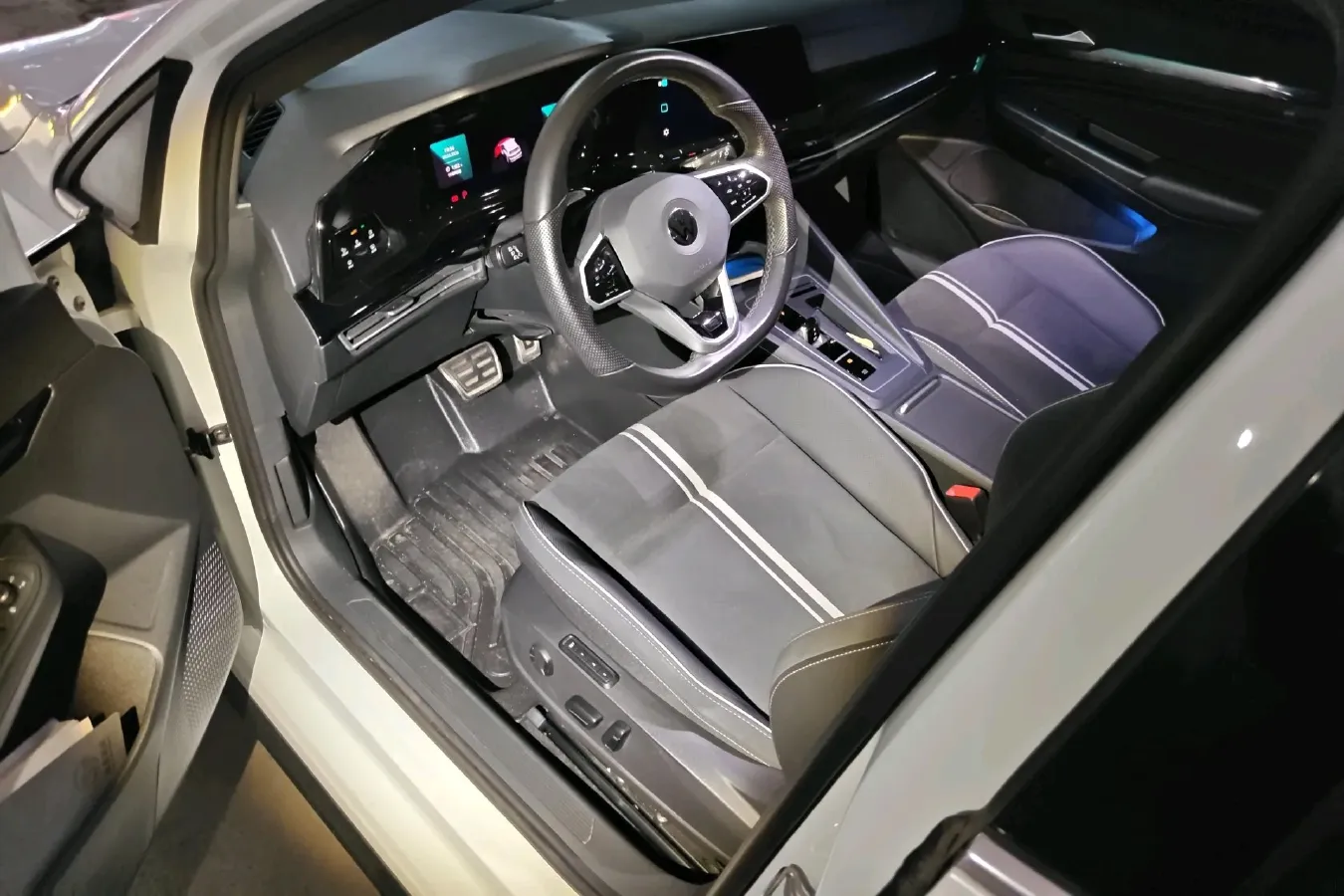 2021 Volkswagen Golf 1.4T 150HP L4 7DCT,autocango,china used car exporter,china ev exporter,chinese used car exporter,chinese used ev exporter