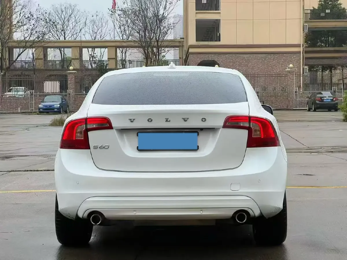 2019 Volvo S60 2.0T 245HP L4 8AT,autocango,china used car exporter,china ev exporter,chinese used car exporter,chinese used ev exporter