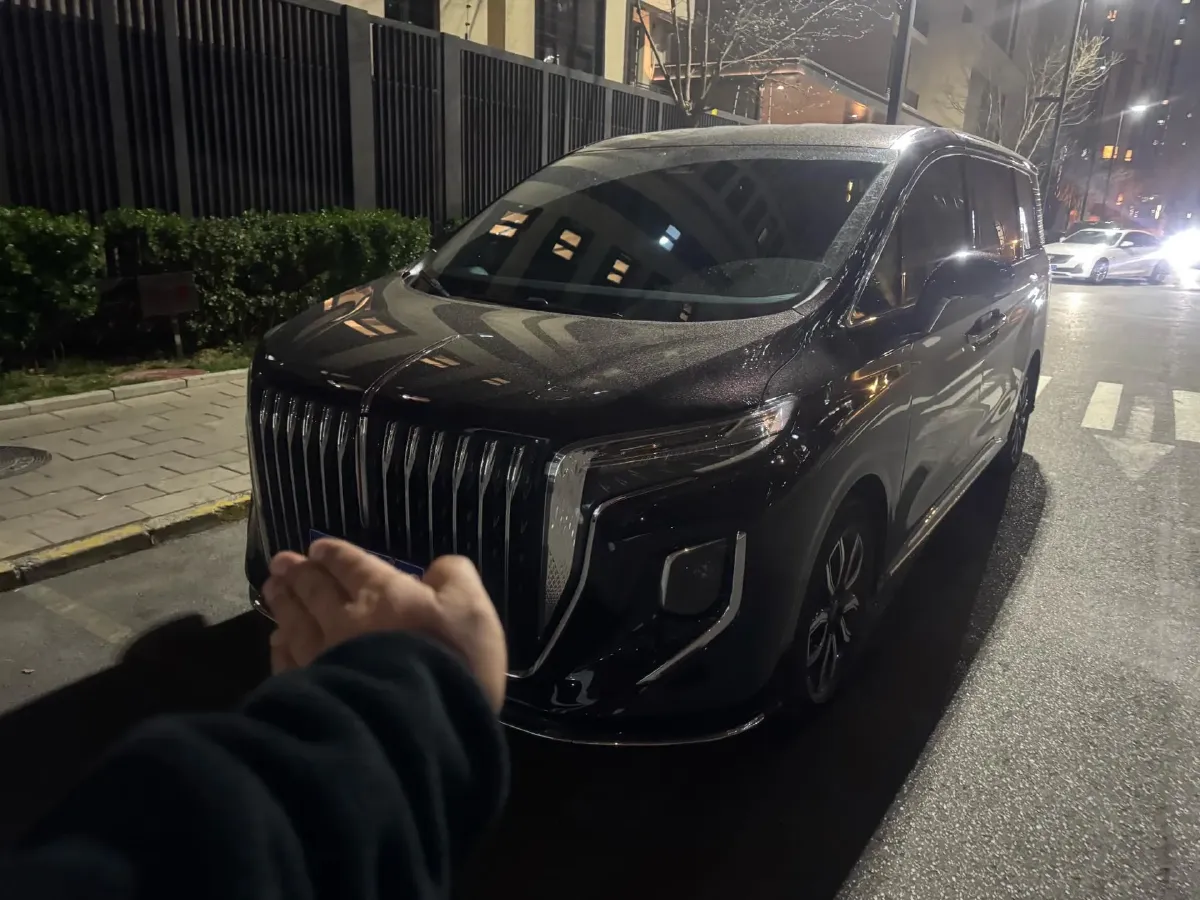 2023 HongQi HQ9 2.0T 252HP L4 8AT,autocango,china used car exporter,china ev exporter,chinese used car exporter,chinese used ev exporter
