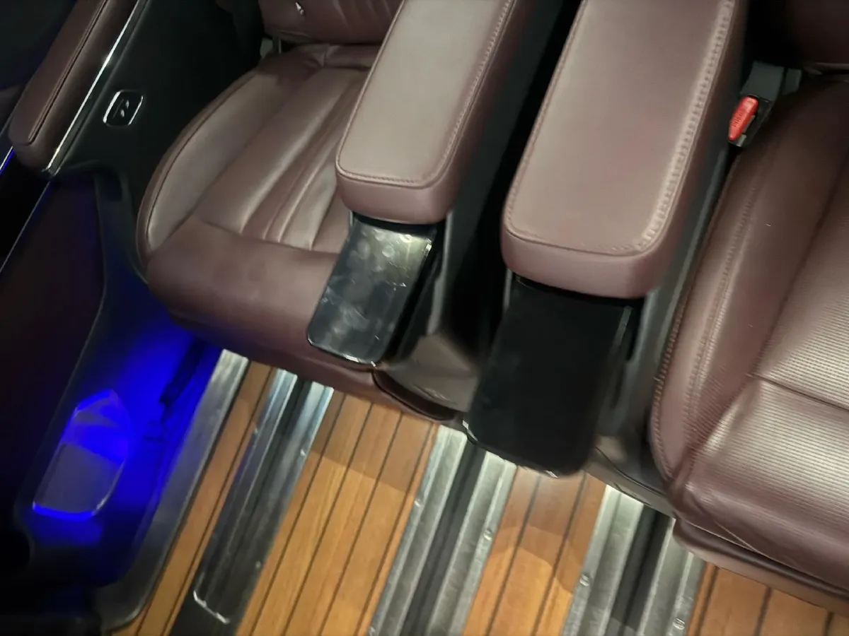 2023 HongQi HQ9 2.0T 252HP L4 8AT,autocango,china used car exporter,china ev exporter,chinese used car exporter,chinese used ev exporter