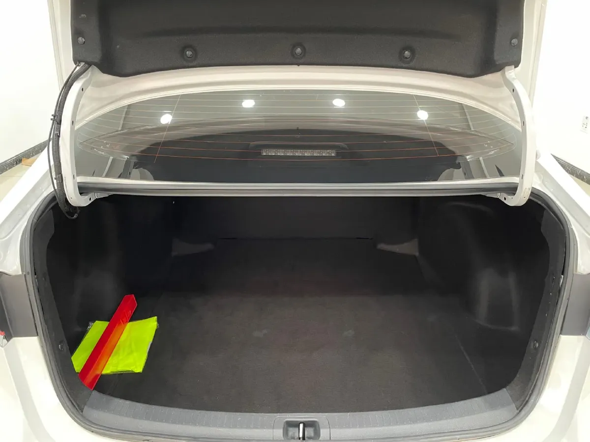 2021 Toyota Corolla 1.2T 116HP L4 CVT,autocango,china used car exporter,china ev exporter,chinese used car exporter,chinese used ev exporter