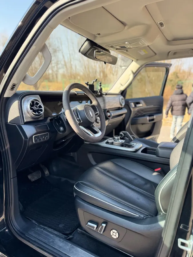 2023 Tank 300 2.0T 227HP L4 8AT,autocango,china used car exporter,china ev exporter,chinese used car exporter,chinese used ev exporter