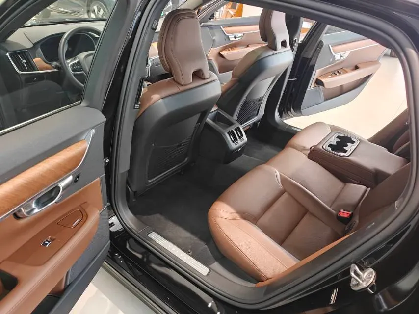 2025 Volvo S90 2.0T 250HP L4 8AT,autocango,china used car exporter,china ev exporter,chinese used car exporter,chinese used ev exporter