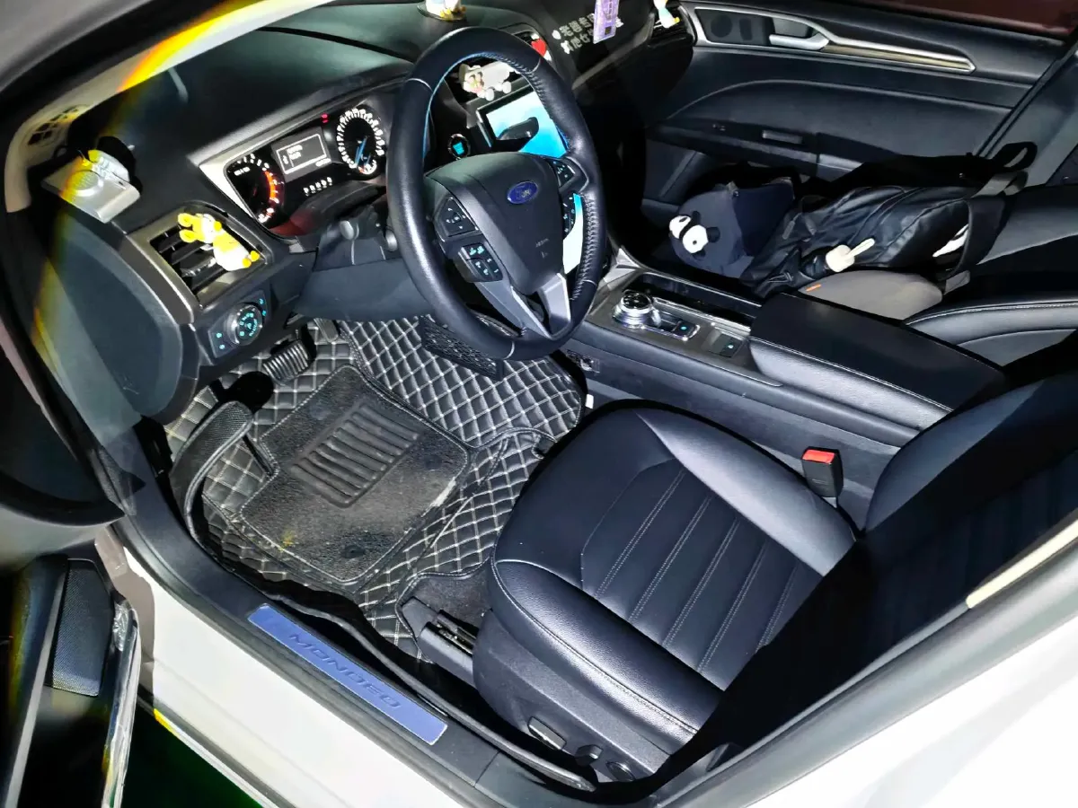 2020 Ford Mondeo 2.0T 207HP L4 6AT,autocango,china used car exporter,china ev exporter,chinese used car exporter,chinese used ev exporter