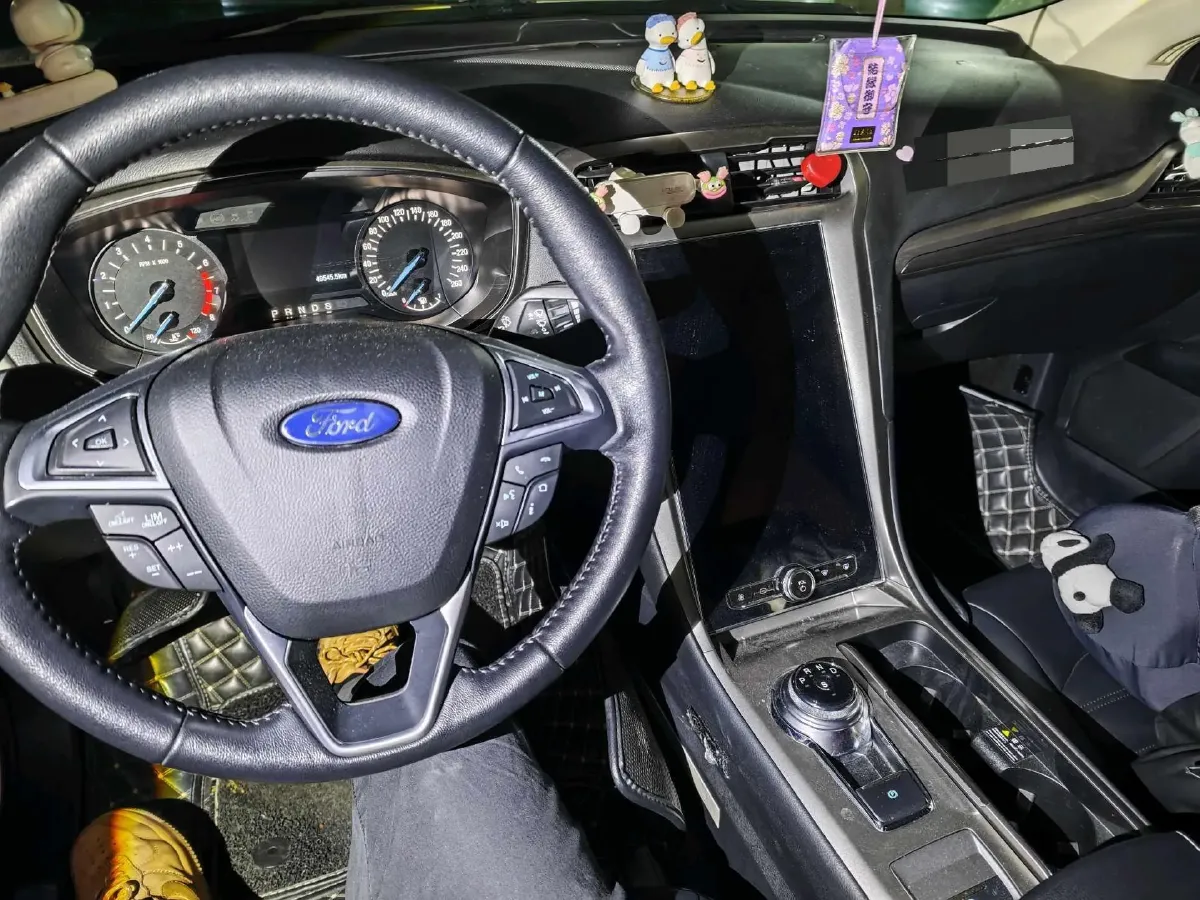 2020 Ford Mondeo 2.0T 207HP L4 6AT,autocango,china used car exporter,china ev exporter,chinese used car exporter,chinese used ev exporter