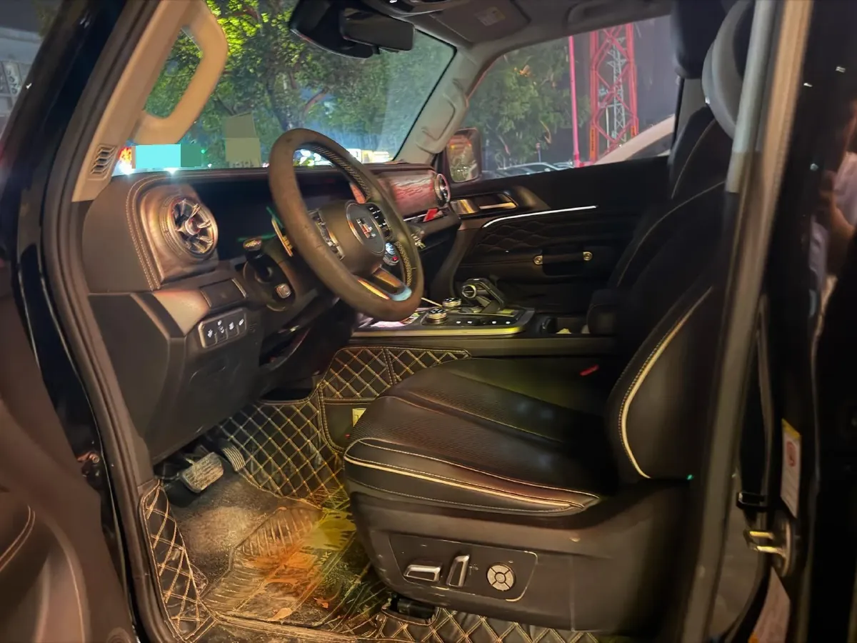 2021 Tank 300 2.0T 227HP L4 8AT,autocango,china used car exporter,china ev exporter,chinese used car exporter,chinese used ev exporter