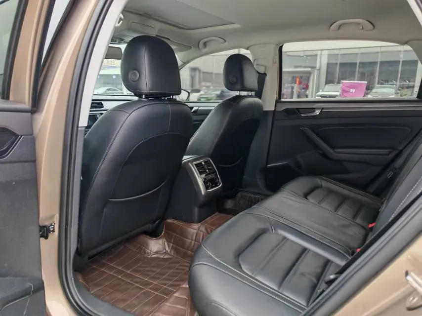 2017 Volkswagen Passat 1.8T 180HP L4 7DCT,autocango,china used car exporter,china ev exporter,chinese used car exporter,chinese used ev exporter